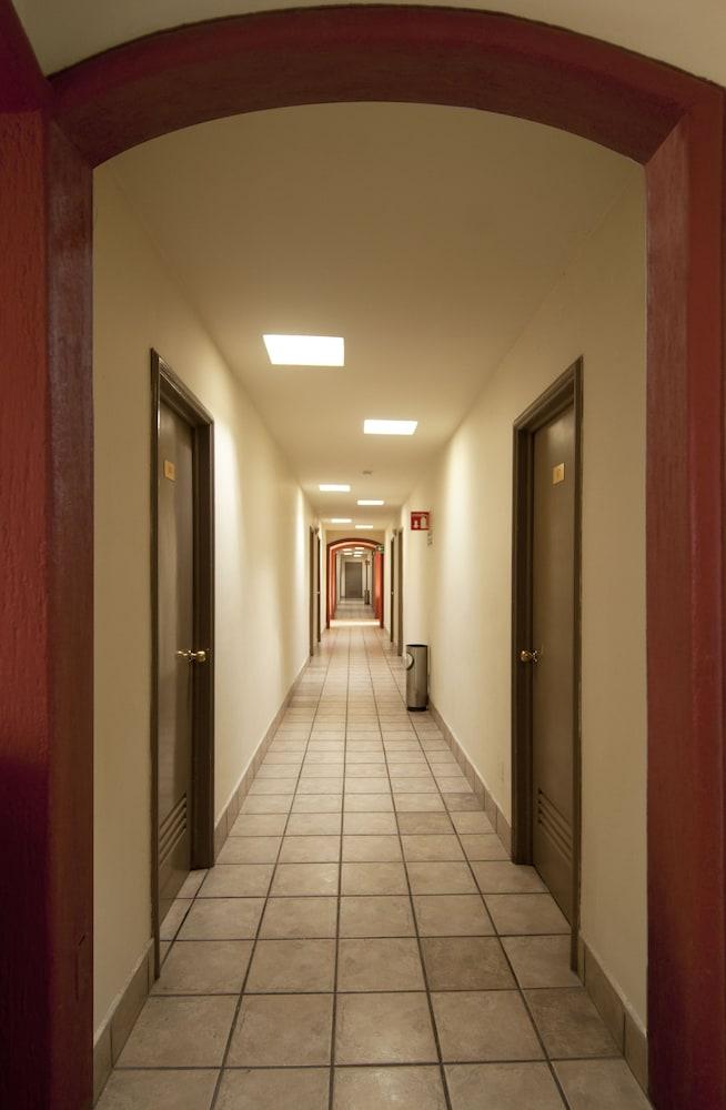 Hotel Arboledas Industrial Guadalajara Buitenkant foto