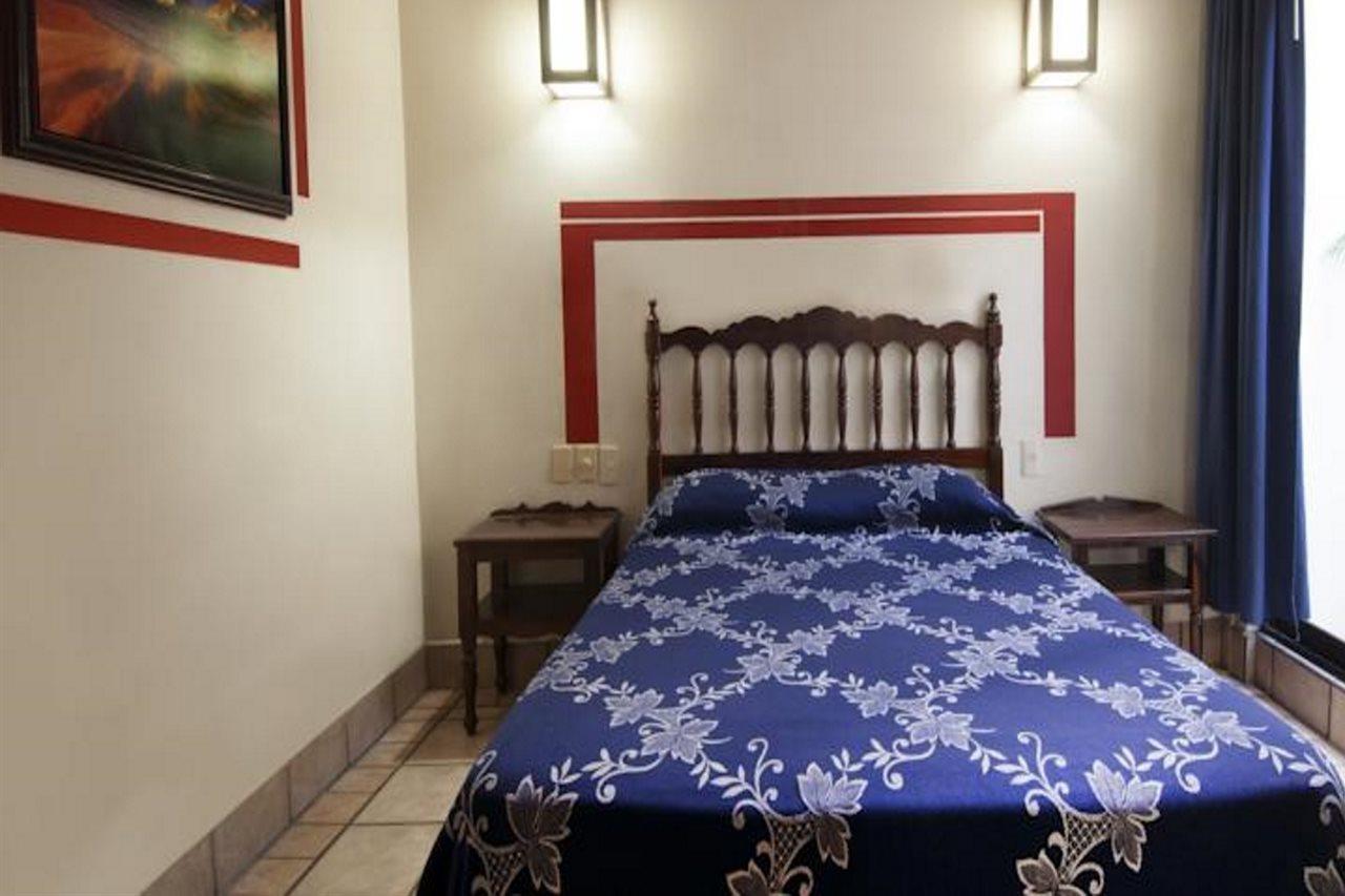 Hotel Arboledas Industrial Guadalajara Buitenkant foto